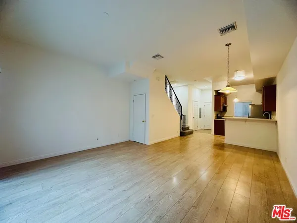 $2,900 | 14735 Friar Street, Unit 107, Van Nuys, CA 91411