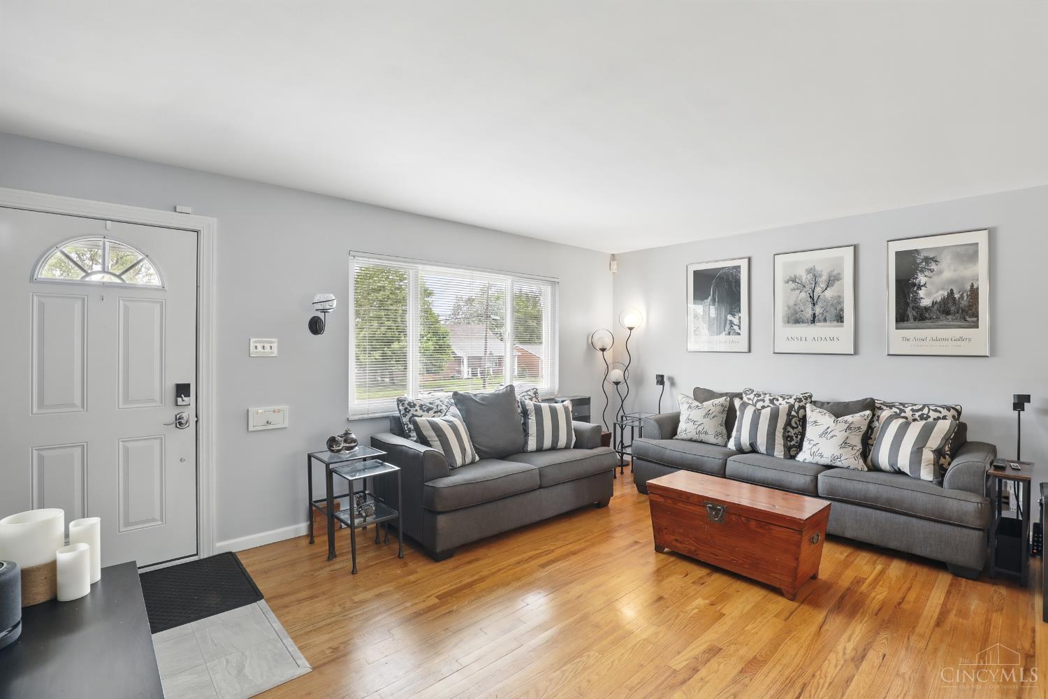 5762 Lawrence Road Cincinnati, OH 45248 - Photo 4 of 30