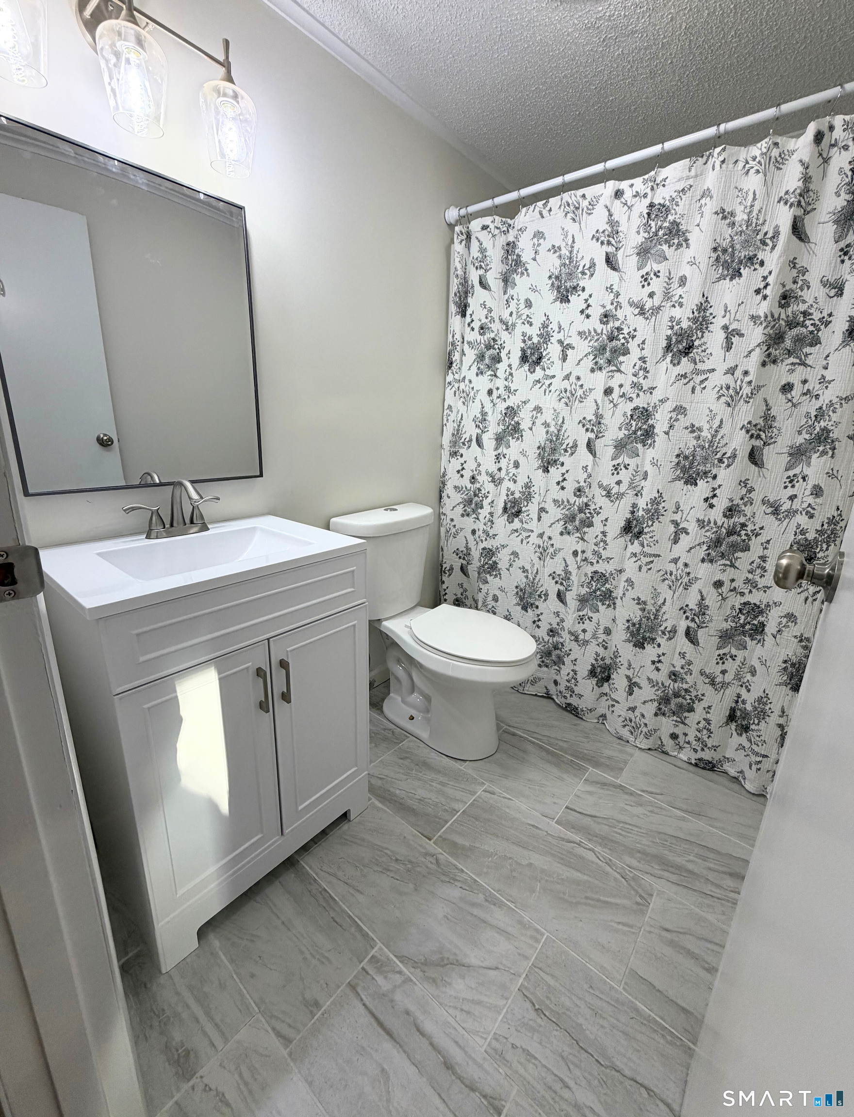 328 Hammock Road Westbrook, CT 06498 - Photo 5 of 18 Full Bathroom