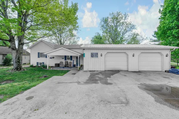 $243,500 | 19419 Dawson Street, Adelphi, OH 43101