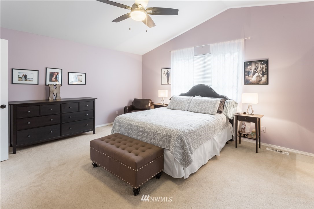 18811 20th Avenue Southeast Bothell, WA 98012 - Photo 17 of 25 Gallery Image 17