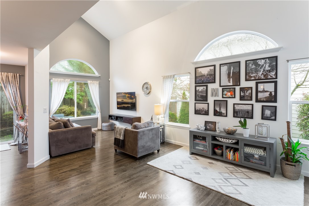 18811 20th Avenue Southeast Bothell, WA 98012 - Photo 4 of 25 Gallery Image 4