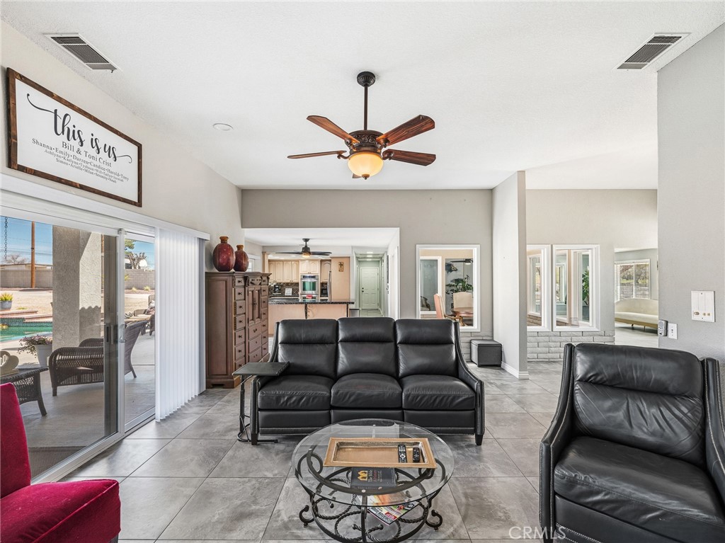 19786 Symeron Road Apple Valley, CA 92307 - Photo 13 of 71