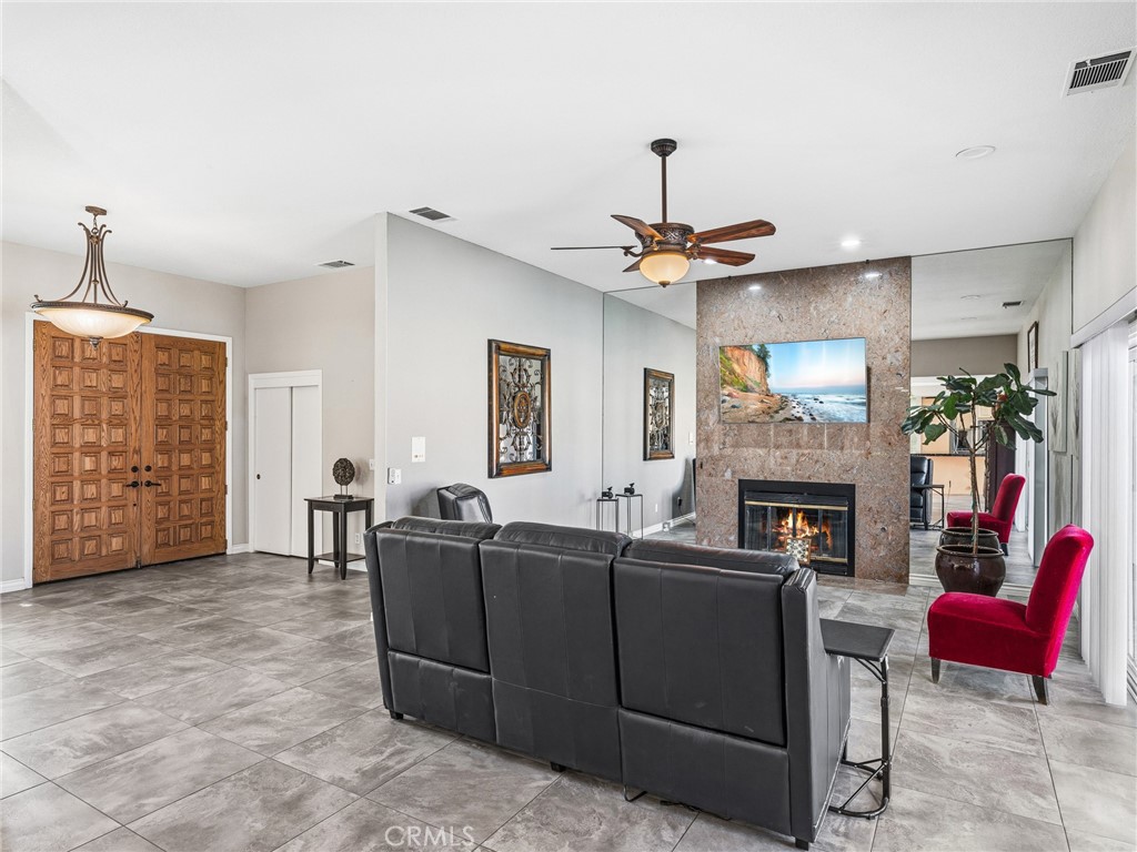 19786 Symeron Road Apple Valley, CA 92307 - Photo 14 of 71