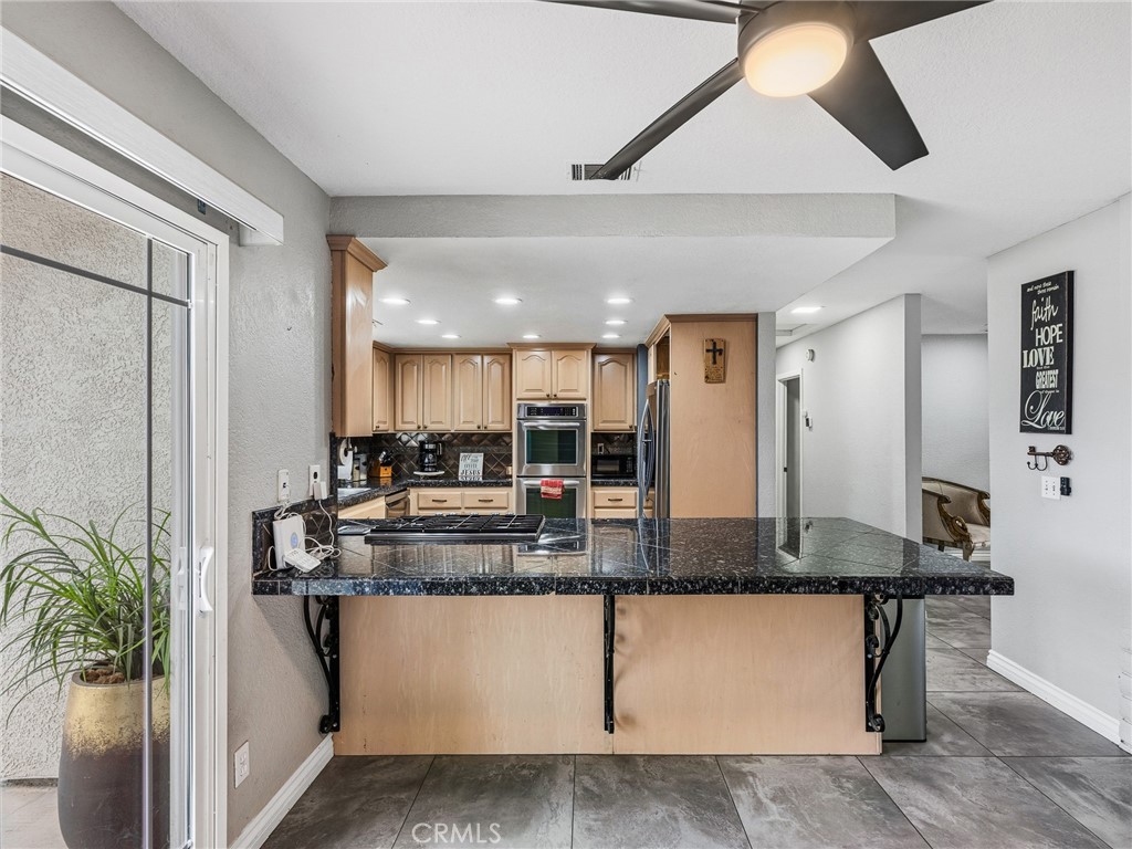 19786 Symeron Road Apple Valley, CA 92307 - Photo 16 of 71