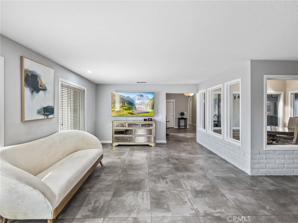 19786 Symeron Road Apple Valley, CA 92307 - Photo 21 of 71