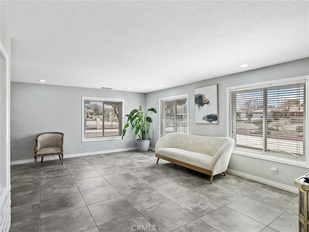 19786 Symeron Road Apple Valley, CA 92307 - Photo 23 of 71