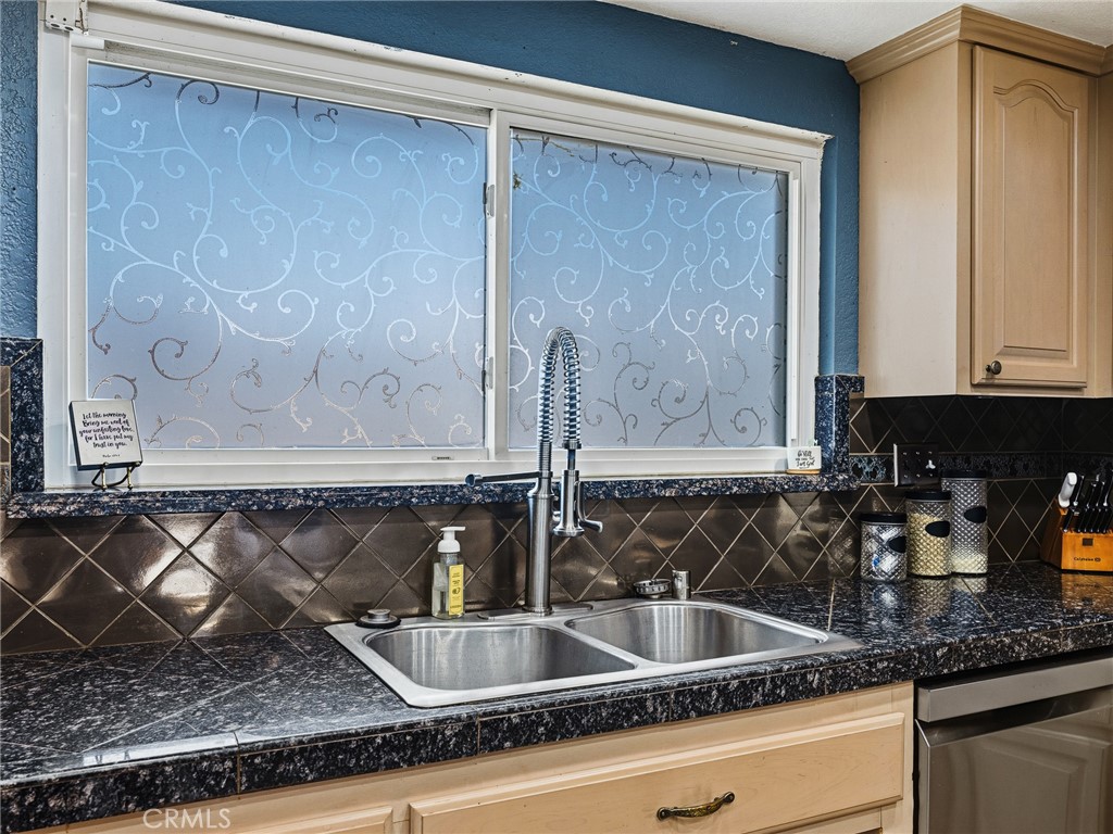 19786 Symeron Road Apple Valley, CA 92307 - Photo 28 of 71