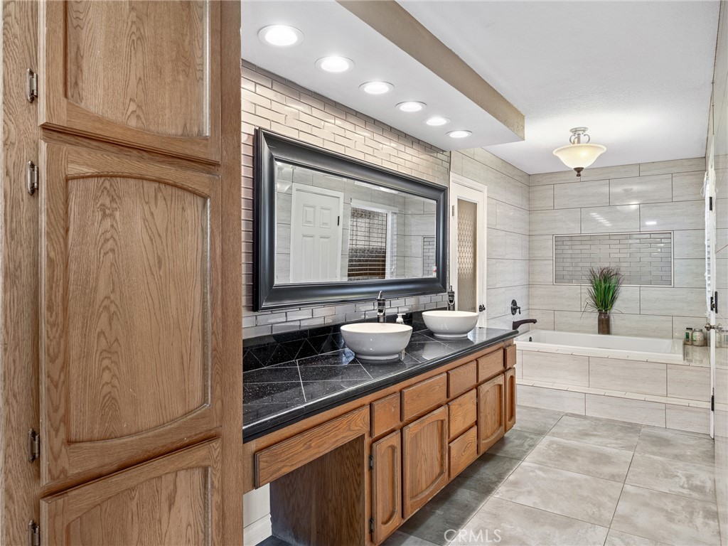 19786 Symeron Road Apple Valley, CA 92307 - Photo 33 of 71