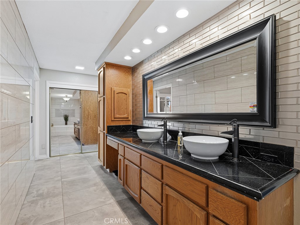 19786 Symeron Road Apple Valley, CA 92307 - Photo 36 of 71