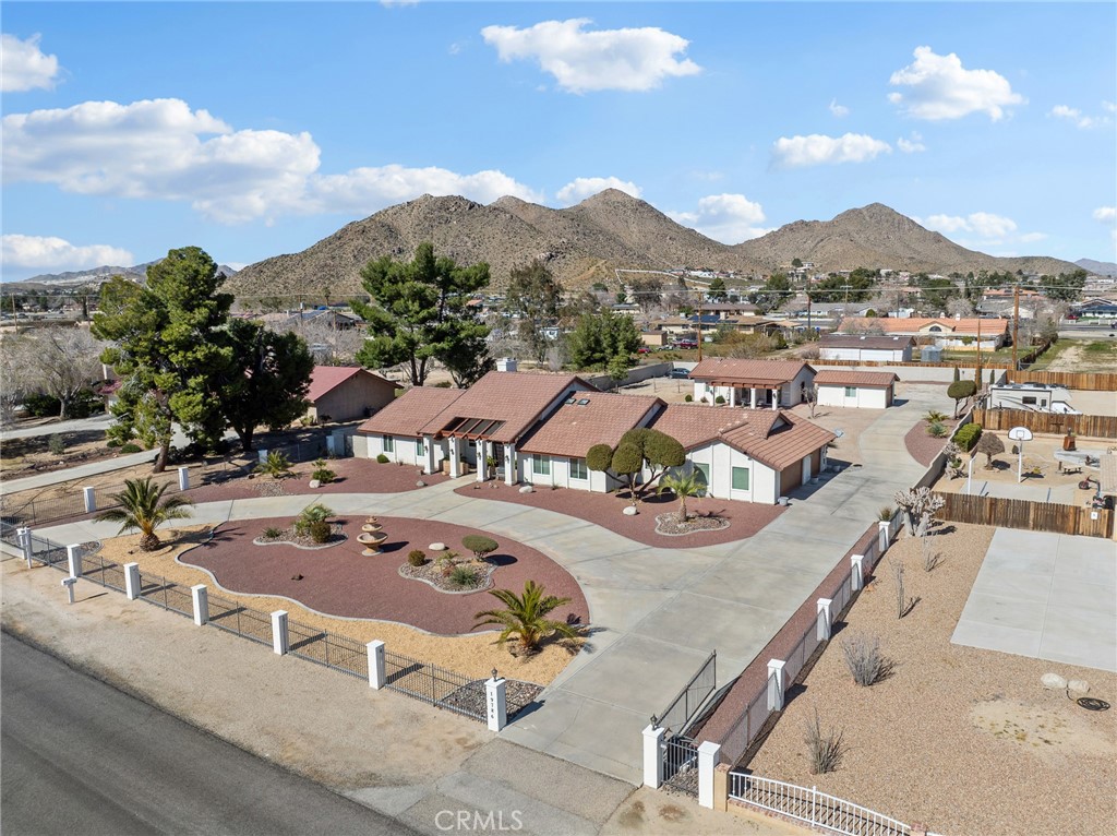 19786 Symeron Road Apple Valley, CA 92307 - Photo 4 of 71