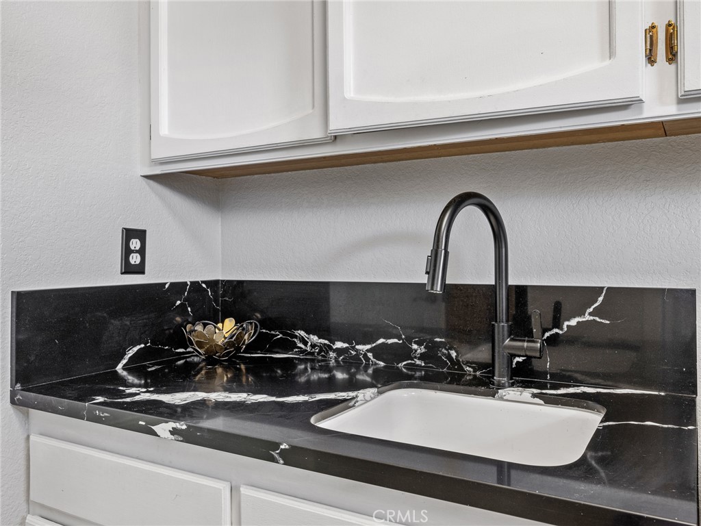 19786 Symeron Road Apple Valley, CA 92307 - Photo 50 of 71