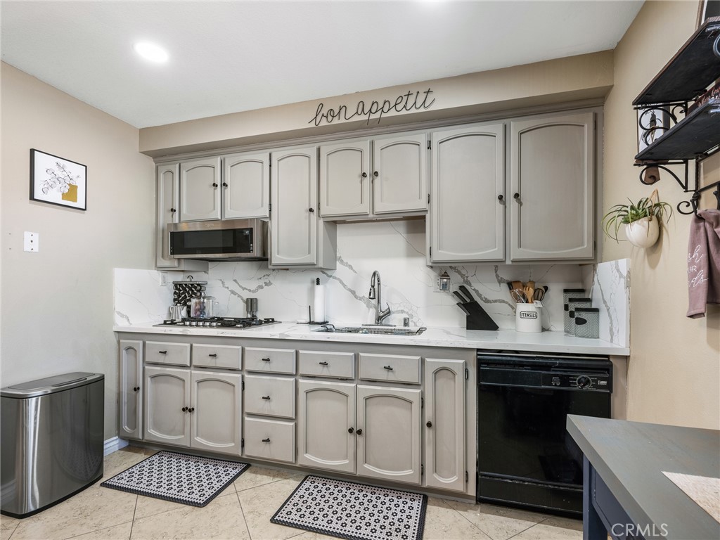 19786 Symeron Road Apple Valley, CA 92307 - Photo 64 of 71