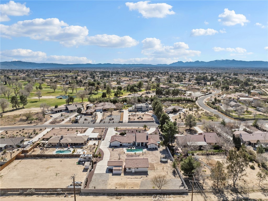 19786 Symeron Road Apple Valley, CA 92307 - Photo 7 of 71