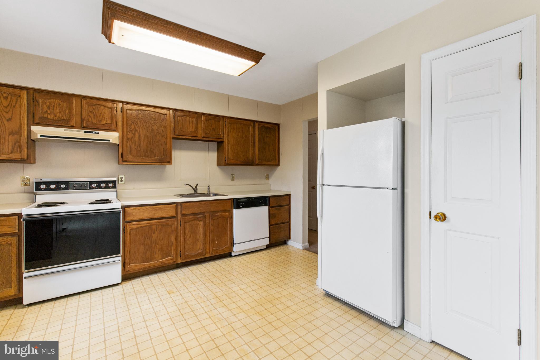 595 West Pearl Street Rising Sun, MD 21911 - Photo 9 of 42 Kitchen