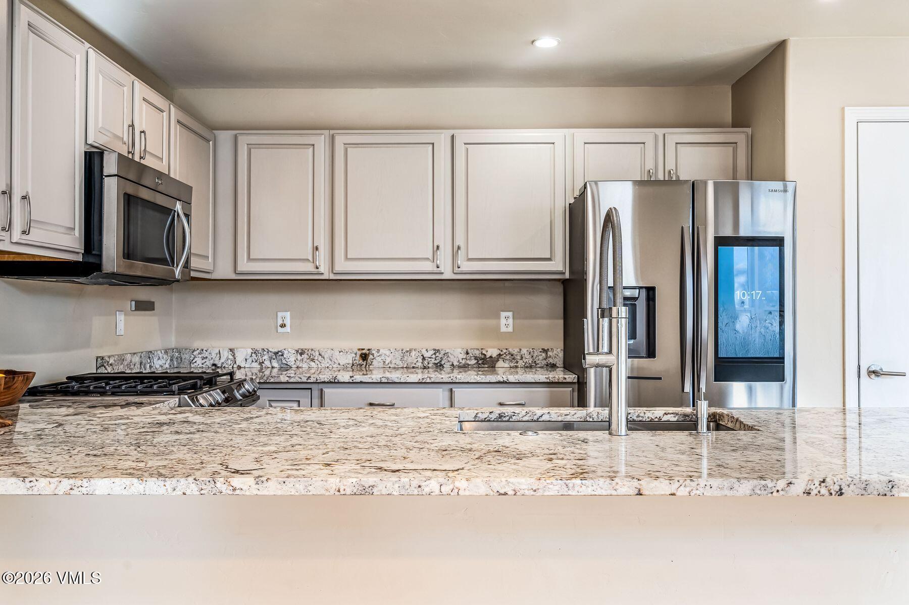 22 Miller's Loop Edwards, CO 81632 - Photo 9 of 56 photo_online_008