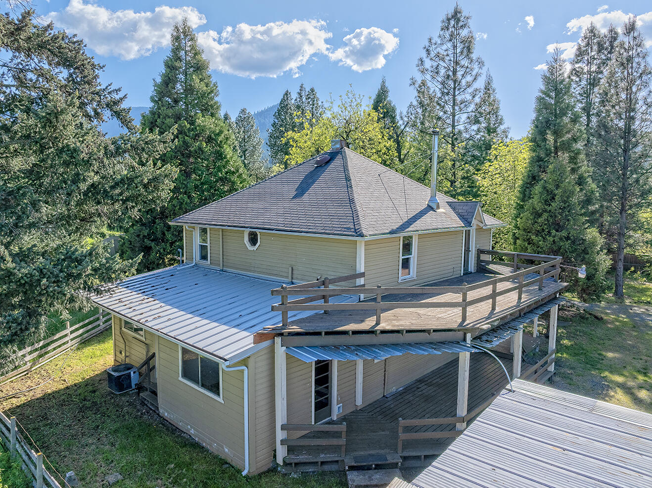 2401 East Fork Road Williams, OR 97544 - Photo 35 of 37 DJI_20260428164444_0318_D copy