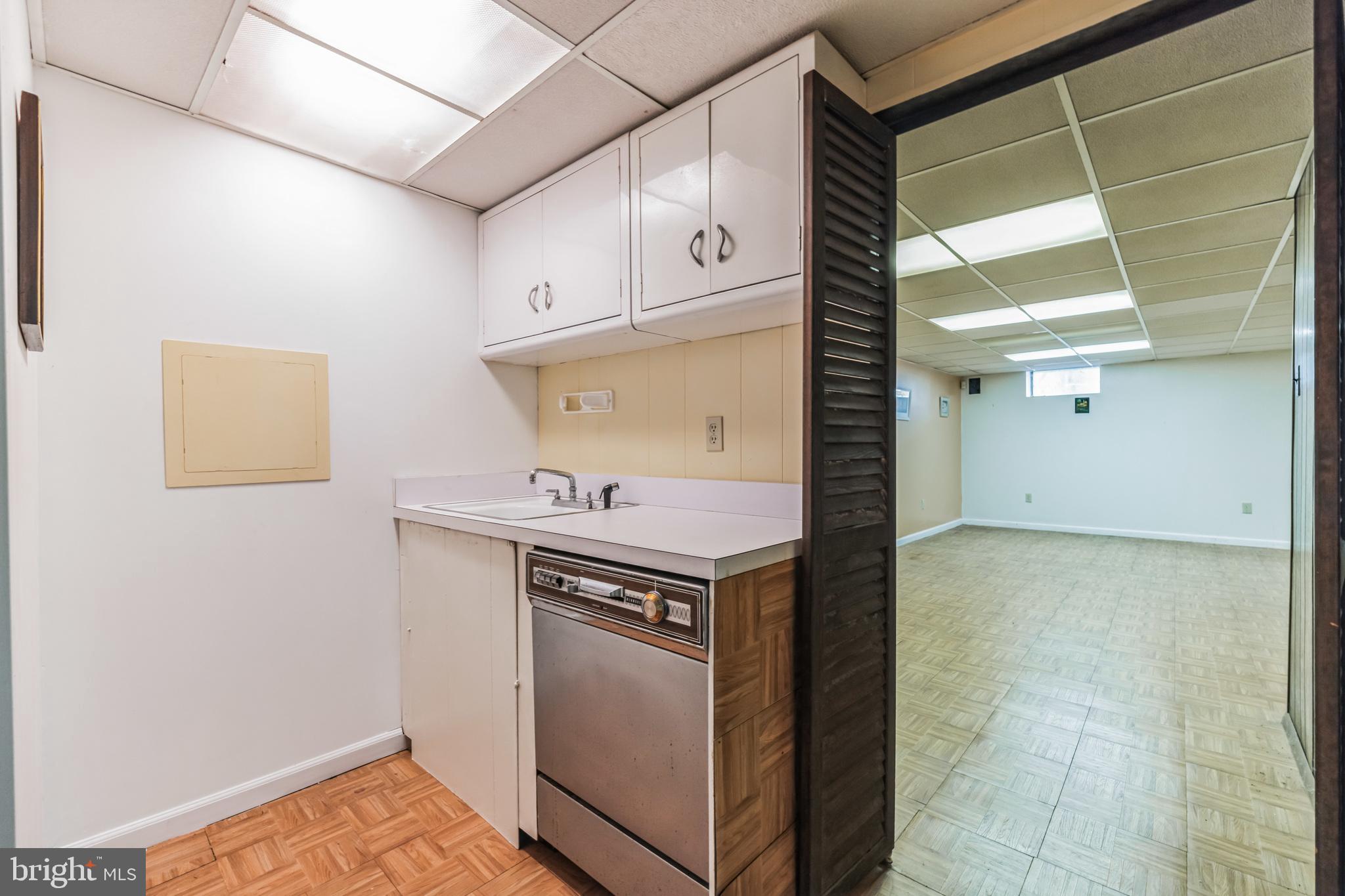 431 Gatewood Road Cherry Hill, NJ 08003 - Photo 25 of 31 Basement Kitchen