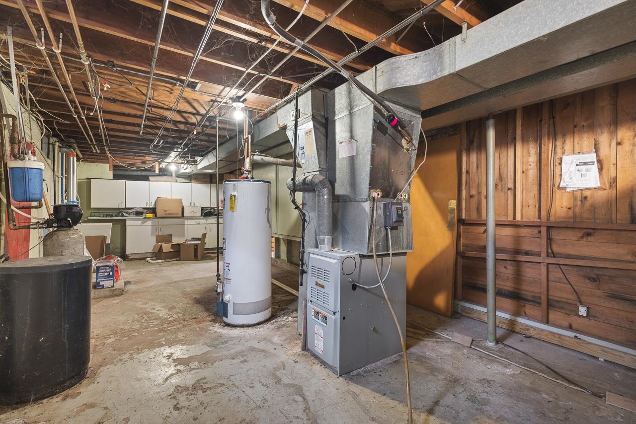 7785 Prairie Hill Road South Beloit, IL 61080 - Photo 34 of 46 a view of a storage room