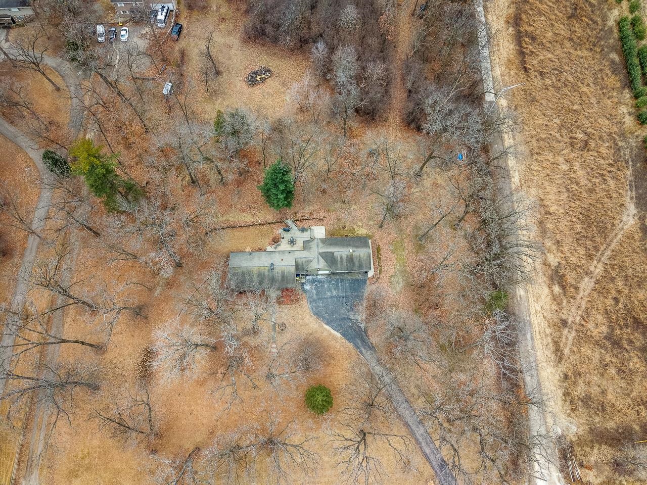 7785 Prairie Hill Road South Beloit, IL 61080 - Photo 40 of 46 a bathroom with a shower