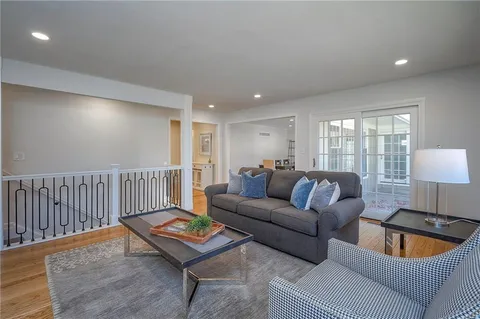 $765,000 | 10314 Manor Road, Leawood, KS 66206