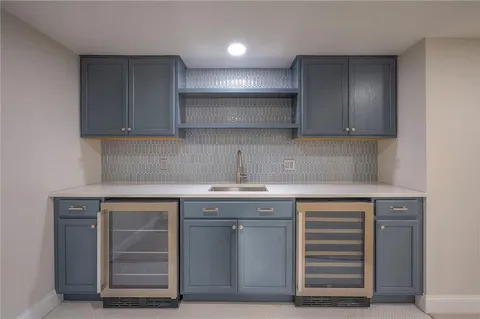 $765,000 | 10314 Manor Road, Leawood, KS 66206