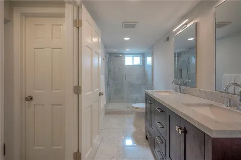 $765,000 | 10314 Manor Road, Leawood, KS 66206