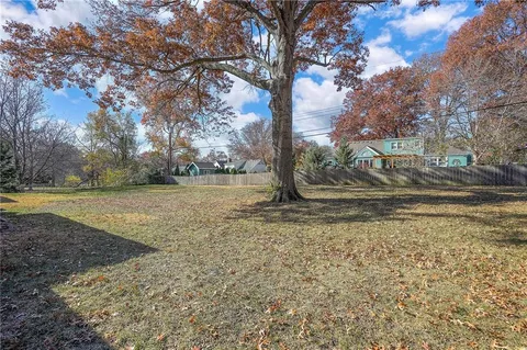 $765,000 | 10314 Manor Road, Leawood, KS 66206