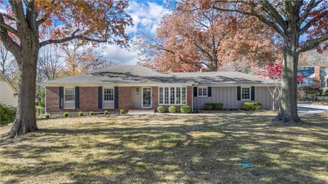 $765,000 | 10314 Manor Road, Leawood, KS 66206