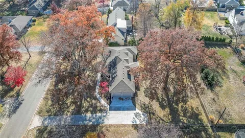 $765,000 | 10314 Manor Road, Leawood, KS 66206