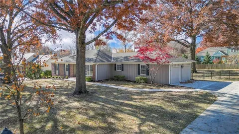 $765,000 | 10314 Manor Road, Leawood, KS 66206