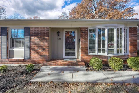 $765,000 | 10314 Manor Road, Leawood, KS 66206