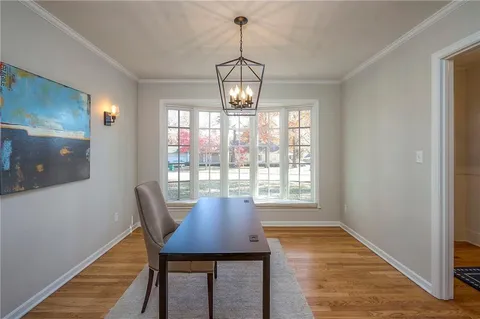 $765,000 | 10314 Manor Road, Leawood, KS 66206