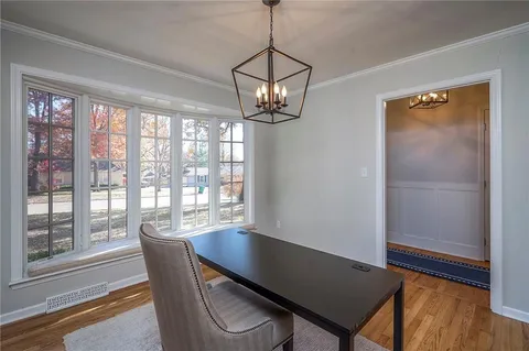 $765,000 | 10314 Manor Road, Leawood, KS 66206