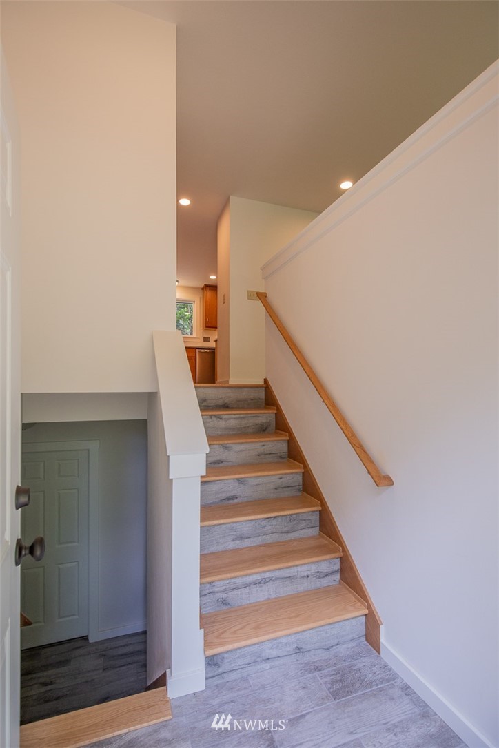11401 Ridge Rim Trail Southeast Port Orchard, WA 98367 - Photo 3 of 27 Gallery Image 3