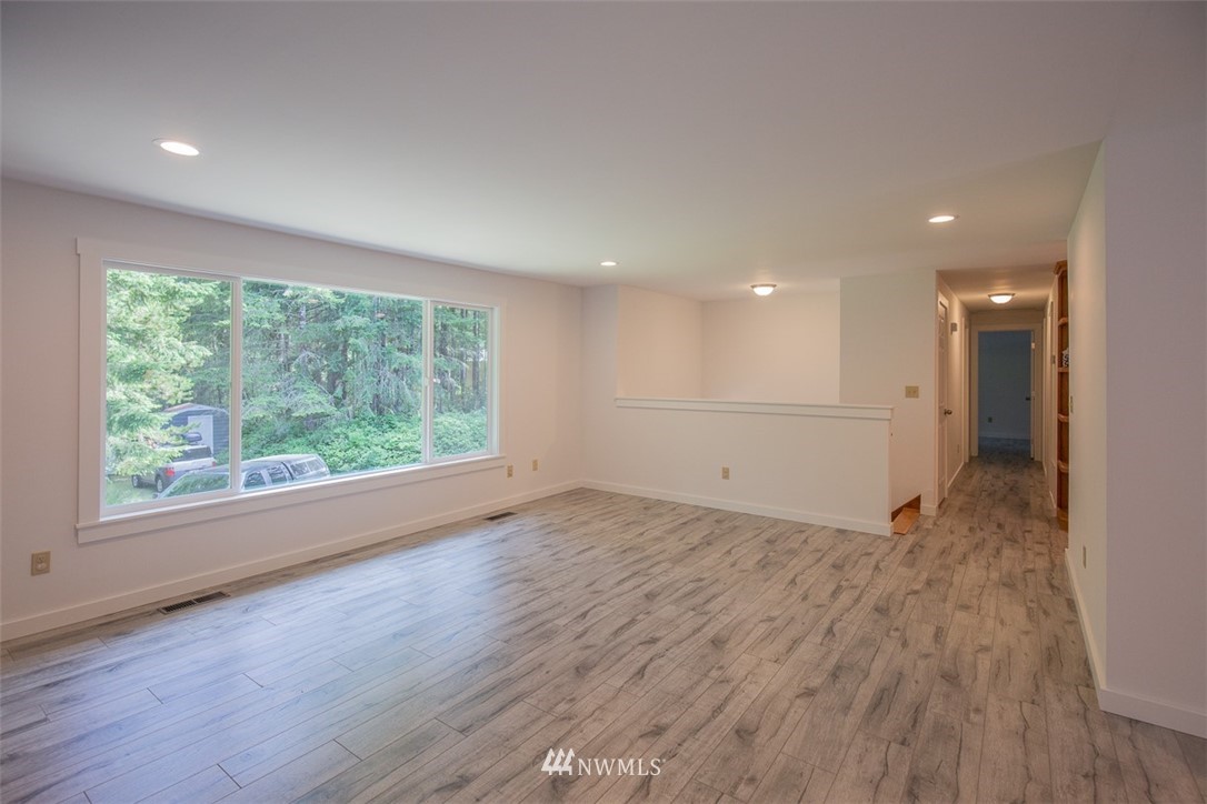 11401 Ridge Rim Trail Southeast Port Orchard, WA 98367 - Photo 6 of 27 Gallery Image 6