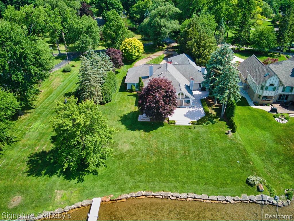 2020 Lake Angelus Road Lake Angelus, MI 48326 - Photo 1 of 52