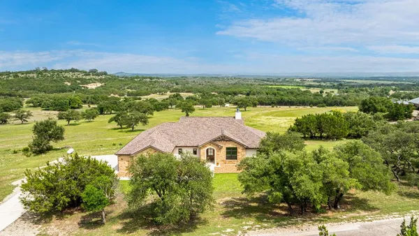 $1,150,000 | 328 East Distant View Drive, Fredericksburg, TX 78624