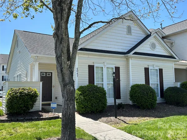 $274,900 | 4047 Center Pl Drive, Harrisburg, NC 28075