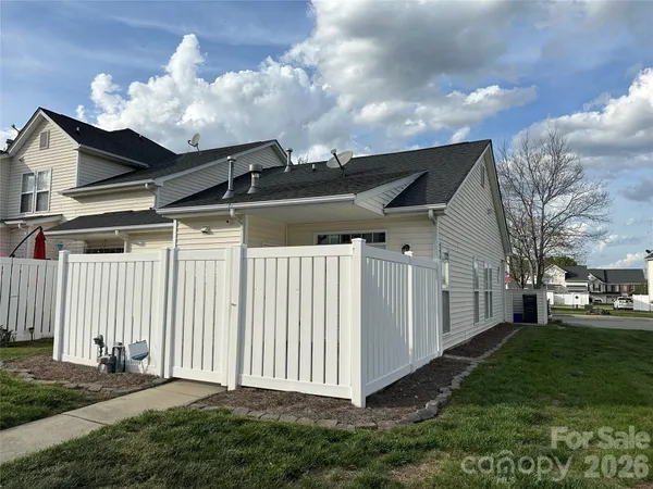 $274,900 | 4047 Center Pl Drive, Harrisburg, NC 28075