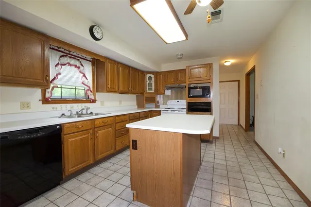 a close view of sink and tap