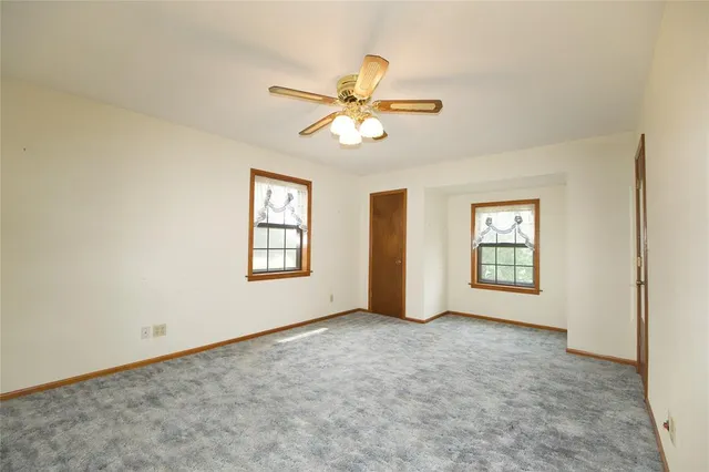 a view of empty room with window