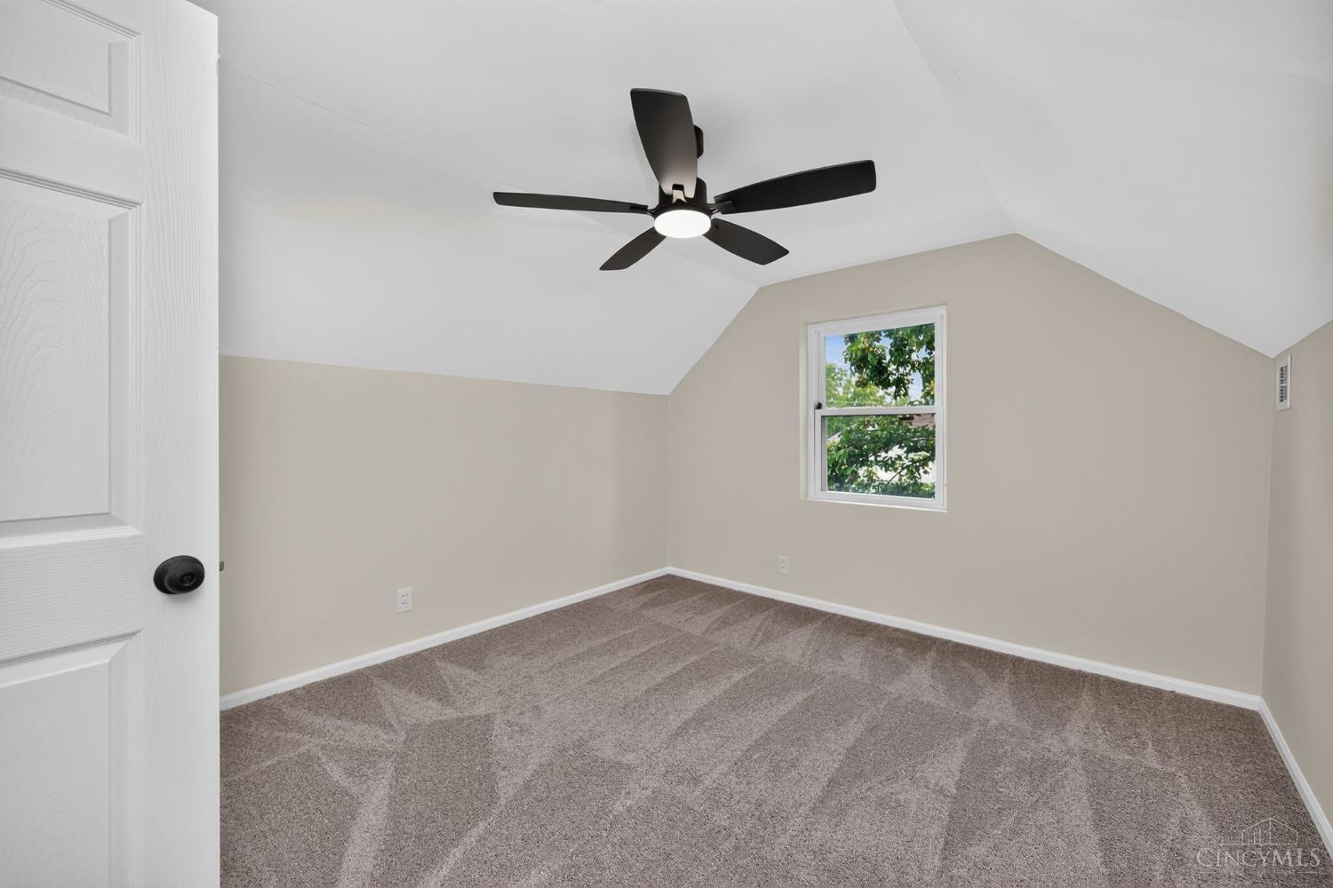 8957 Plainfield Road Cincinnati, OH 45236 - Photo 24 of 40