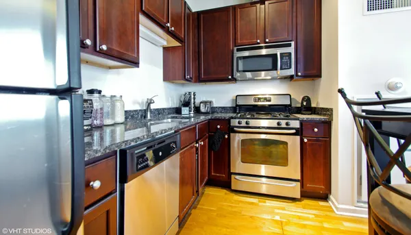 $1,900 | 1122 West Catalpa Avenue, Unit 414, Chicago, IL 60640