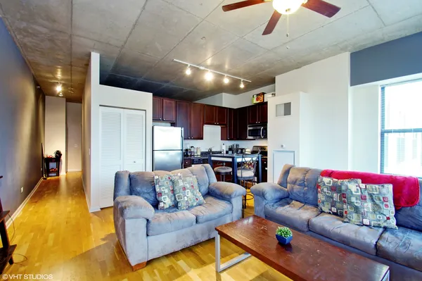$1,900 | 1122 West Catalpa Avenue, Unit 414, Chicago, IL 60640