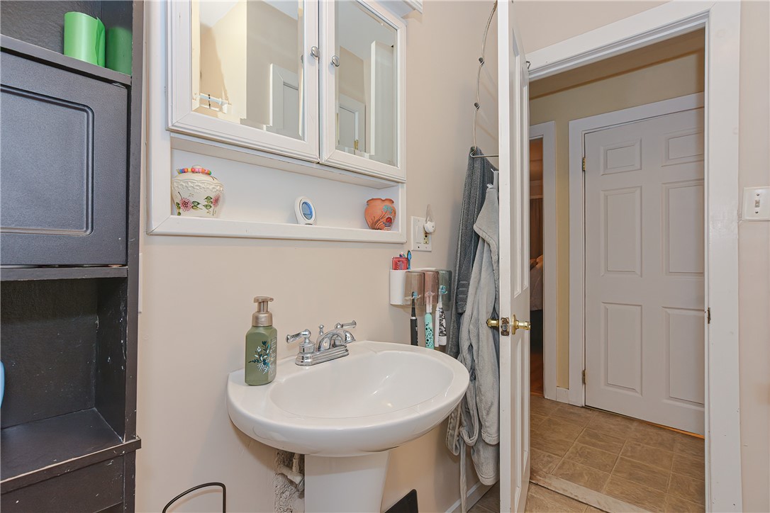 878 Bernon Street Woonsocket, RI 02895 - Photo 10 of 43 Gallery Image 10