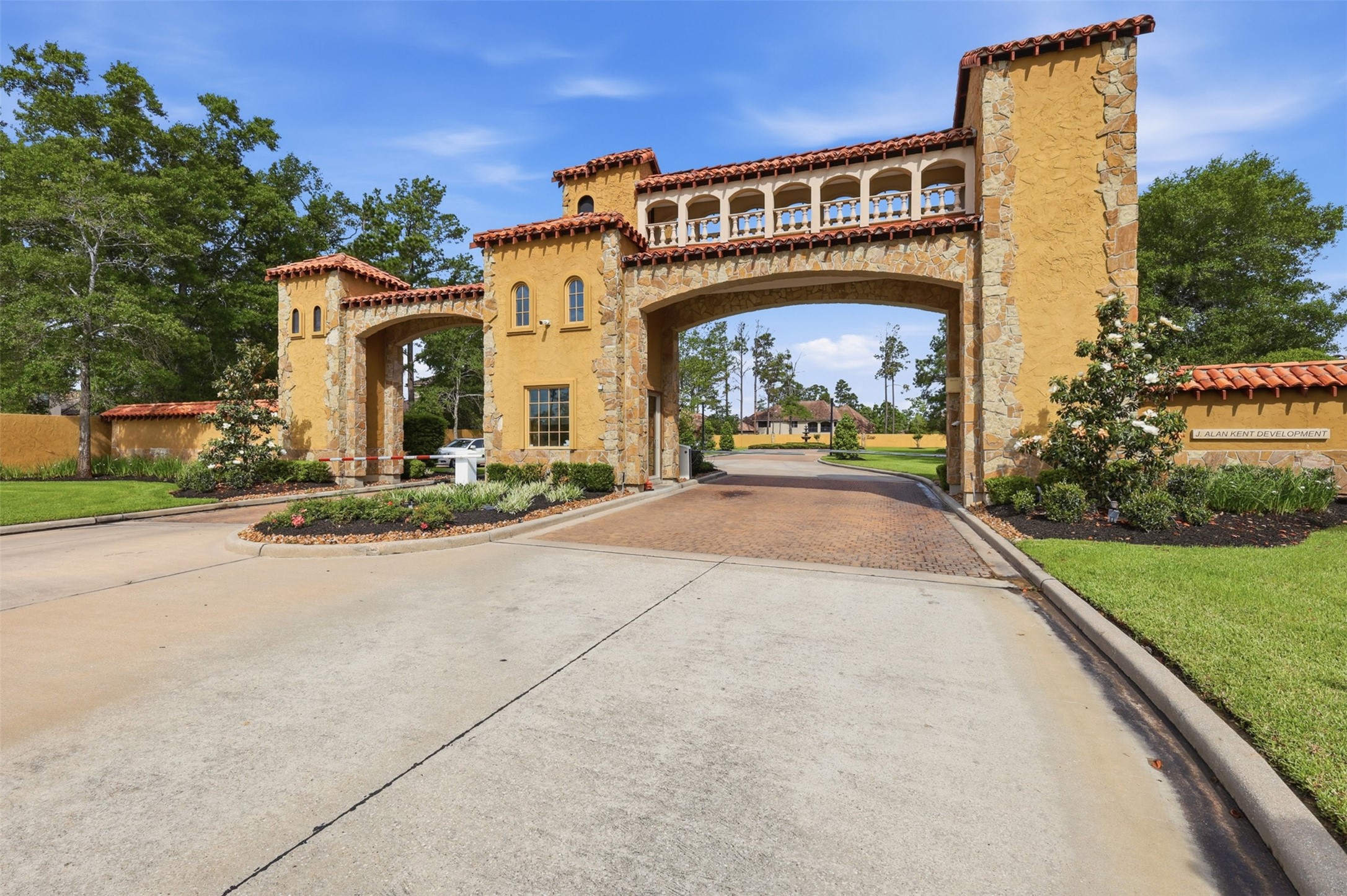 14 Post Shadow Estate Drive Spring, TX 77389 - Photo 5 of 49 This property is located with the gated and guarded section