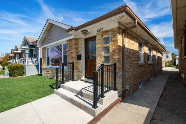 $539,900 | 4527 North Newcastle Avenue, Harwood Heights, IL 60706