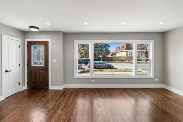 $539,900 | 4527 North Newcastle Avenue, Harwood Heights, IL 60706