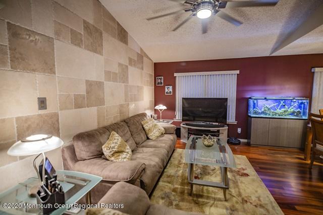 36 Hedgewood Road Howell, NJ 07731 - Photo 13 of 45 36HedgewoodRd_0118